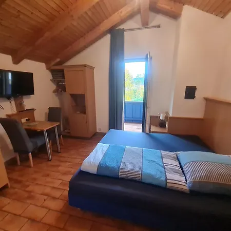 Alpenblick Pang Farm stay *